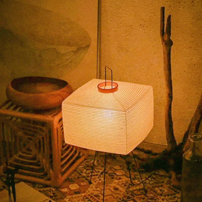 퀀텀 큐브 삼각 플로어 램프 | 1+1 무료